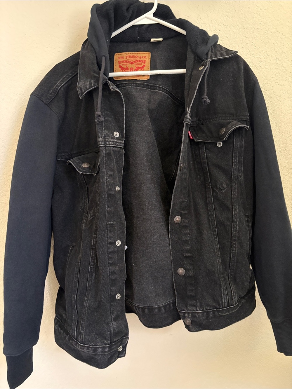 Levi’s Vintage Fit Hooded Denim Trucker Jacket Men’s M Black